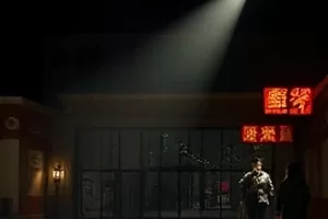 《长夜微光》封面：停电夜里亮着的一排老式居民楼窗